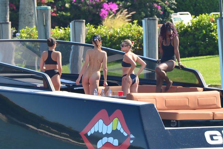 Bella Hadid ve Hailey Baldwin tatilde! G5