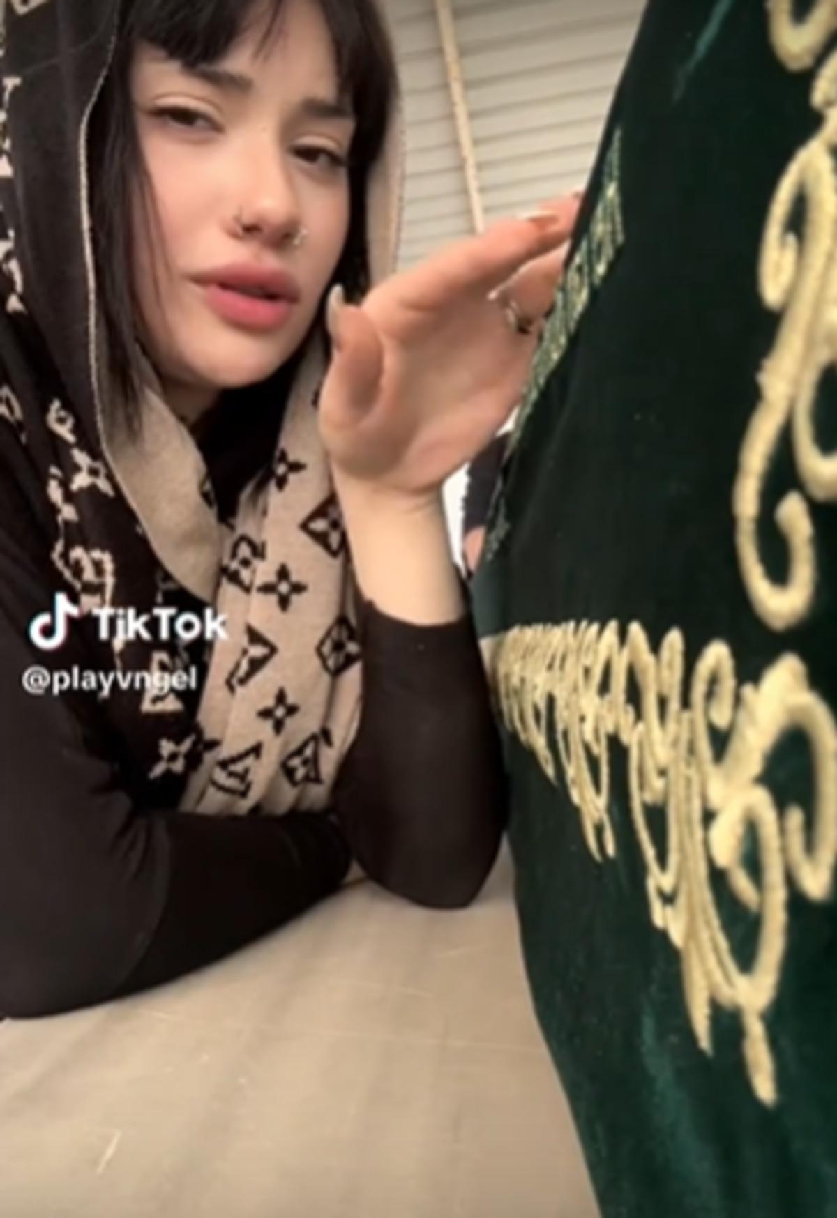 Dedesinin tabutunun başında video &ccedil;ekmişti! Umut Aky&uuml;rek in kızı &ccedil;ıktı 2