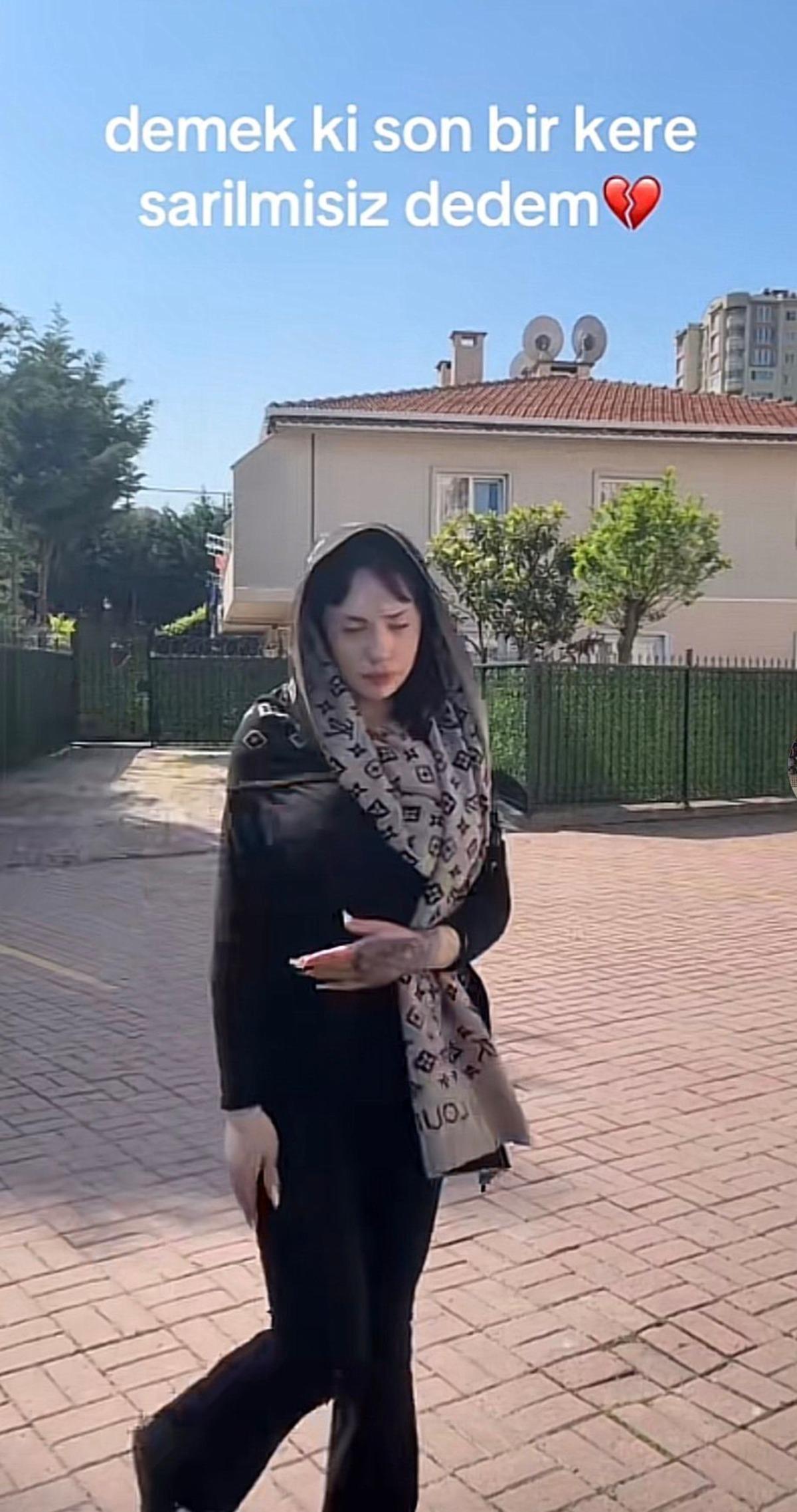 Dedesinin tabutunun başında video &ccedil;ekmişti! Umut Aky&uuml;rek in kızı &ccedil;ıktı 4