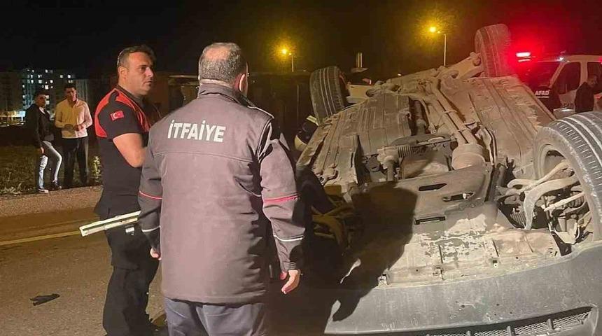 Siirt&rsquo;te ambulans ile otomobil &ccedil;arpıştı: 4 yaralı