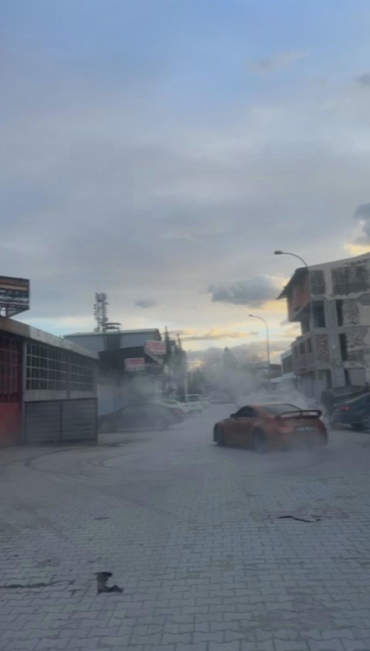 L&uuml;ks aracının tadını &ccedil;ıkarmak istedi, 140 bin TL ceza yedi 1