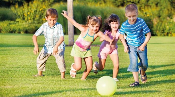 Arkadaşları ya da kuzenleri eve geldiğinde odadan hangi sesler y&uuml;kselir?