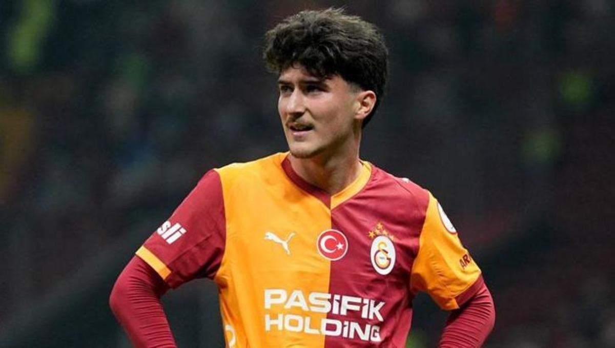 Kutlamalarda sahneye &ccedil;ıkmamış, ismi anons bile edilmemişti! Ger&ccedil;ek ortaya &ccedil;ıktı: Meğer Fenerbah&ccedil;e ile anlaşmış... 2