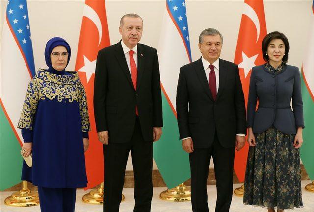 Cumhurbaşkanı Erdoğan Özbekistan’da resmi törenle karşılandı