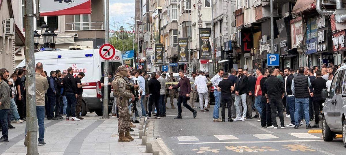 &Ccedil;orlu da silahlı &ccedil;atışma! 2 polis şehit oldu 2