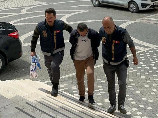 Konya'da uyuşturucu operasyonu: 5 zanlıdan 1'i tutuklandı