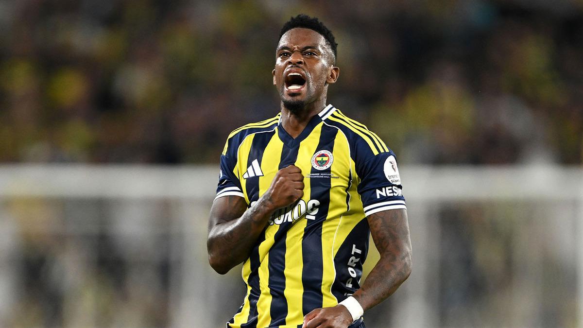 Fenerbah&ccedil;e de beklenmedik ayrılık! Yıldız isim takımdan g&ouml;nderilecek 1