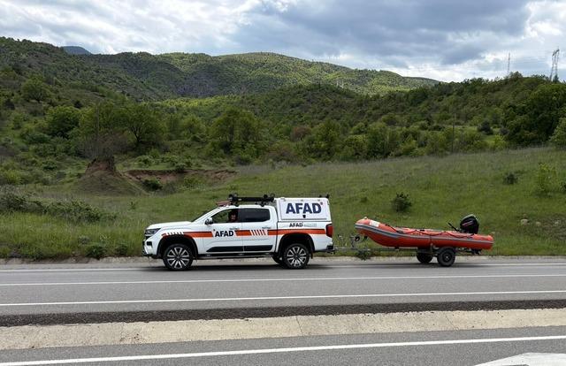 Sivas'ta Trafik Kazası: 1 Ölü, 1 Yaralı, 1 Kişi İçin Arama Çalışması