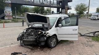 Şanlıurfa'da otomobil ile hafif ticari araç çarpıştı: 5 yaralı