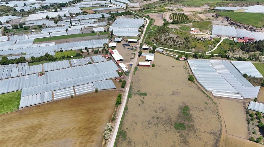 Amasya'da seralar ve tarım arazileri sular altında kaldı