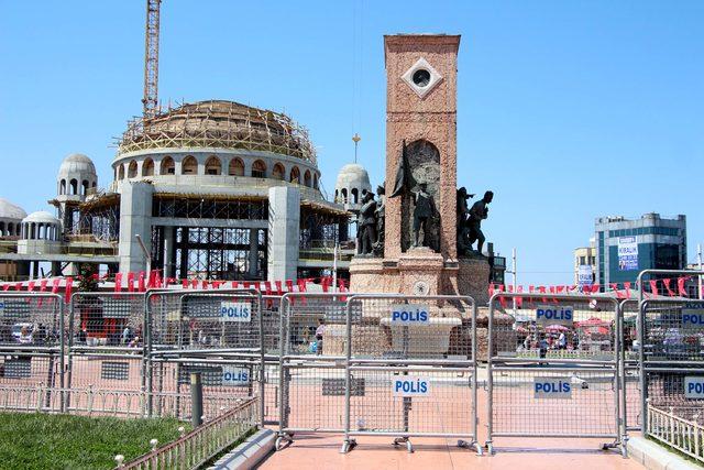 (Ek bilgi ve fotoğraflarla) - Taksim Meydanı'nda güvenlik önlemleri