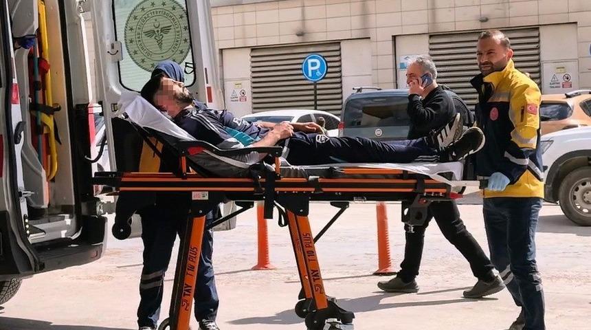 Bursa&rsquo;da bı&ccedil;aklı kavgada 1 gen&ccedil; yaralandı