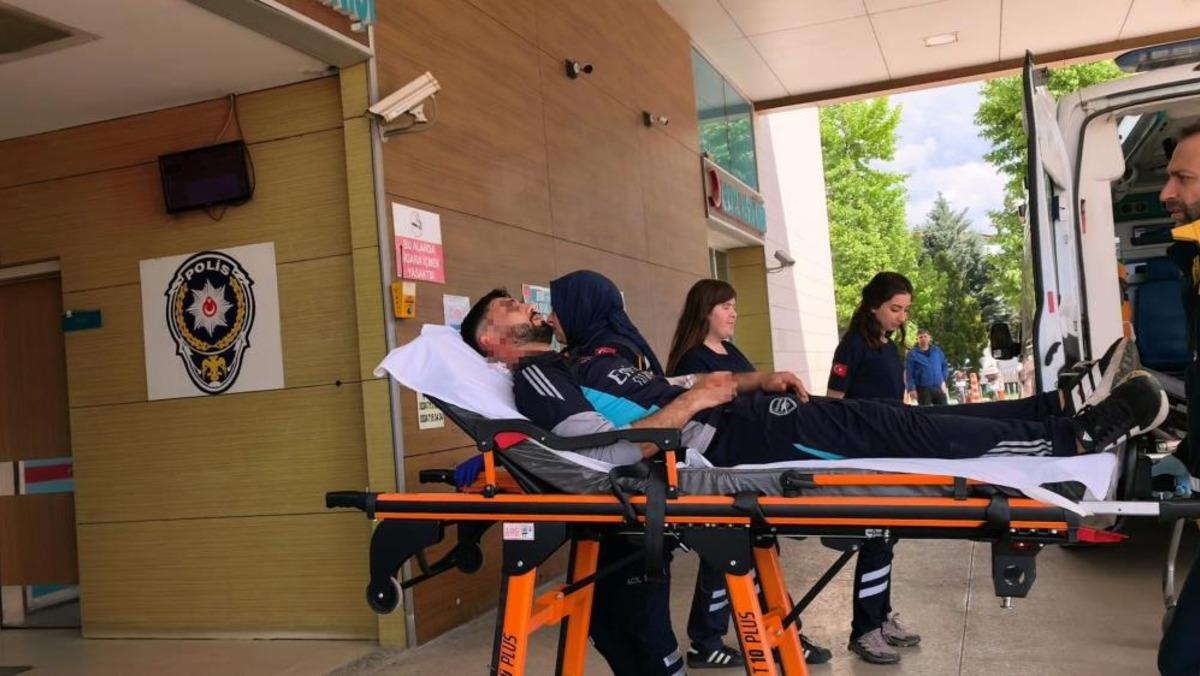 Bursa&rsquo;da bı&ccedil;aklı kavgada 1 gen&ccedil; yaralandı 1