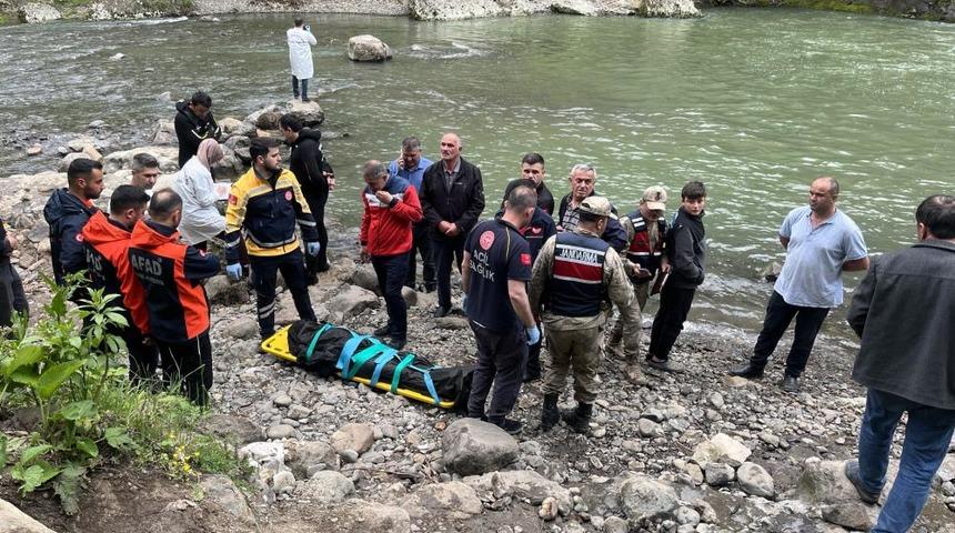 Ordu'da şelale g&ouml;letine giren &ccedil;ocuk boğuldu
