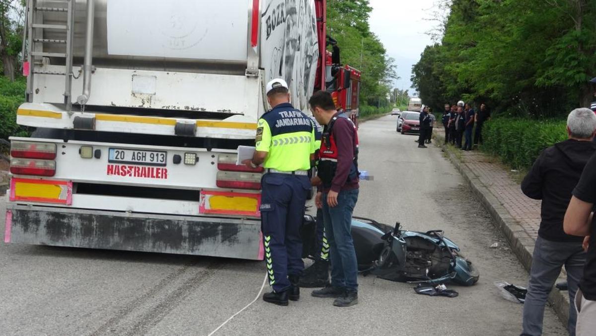 Antalya da feci kaza: Tırın altında kalan 19 yaşındaki motosikletli gen&ccedil; hayatını kaybetti 1