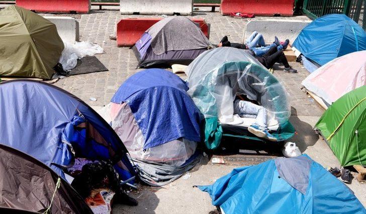 Paris sokaklarında yaşayan sığınmacılar  G5