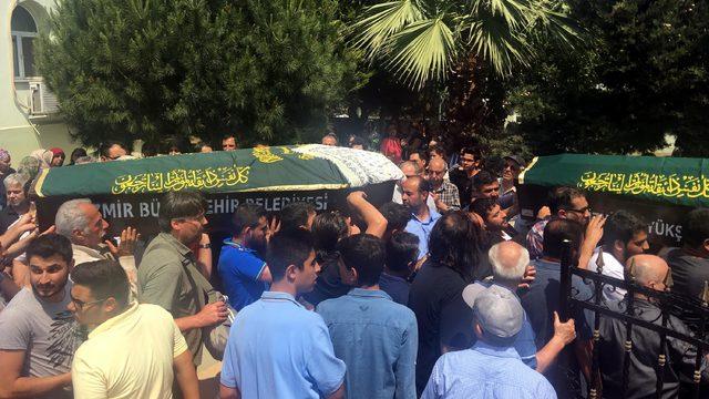 Tur otobüsü ile çarpışan araçtaki 5 kişilik aile yok oldu (2)