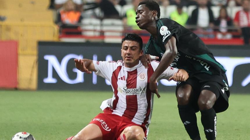 S&uuml;per Lig'den son d&uuml;şen takım Antalyaspor oldu! Fenerbah&ccedil;e ma&ccedil;ında dramatik son