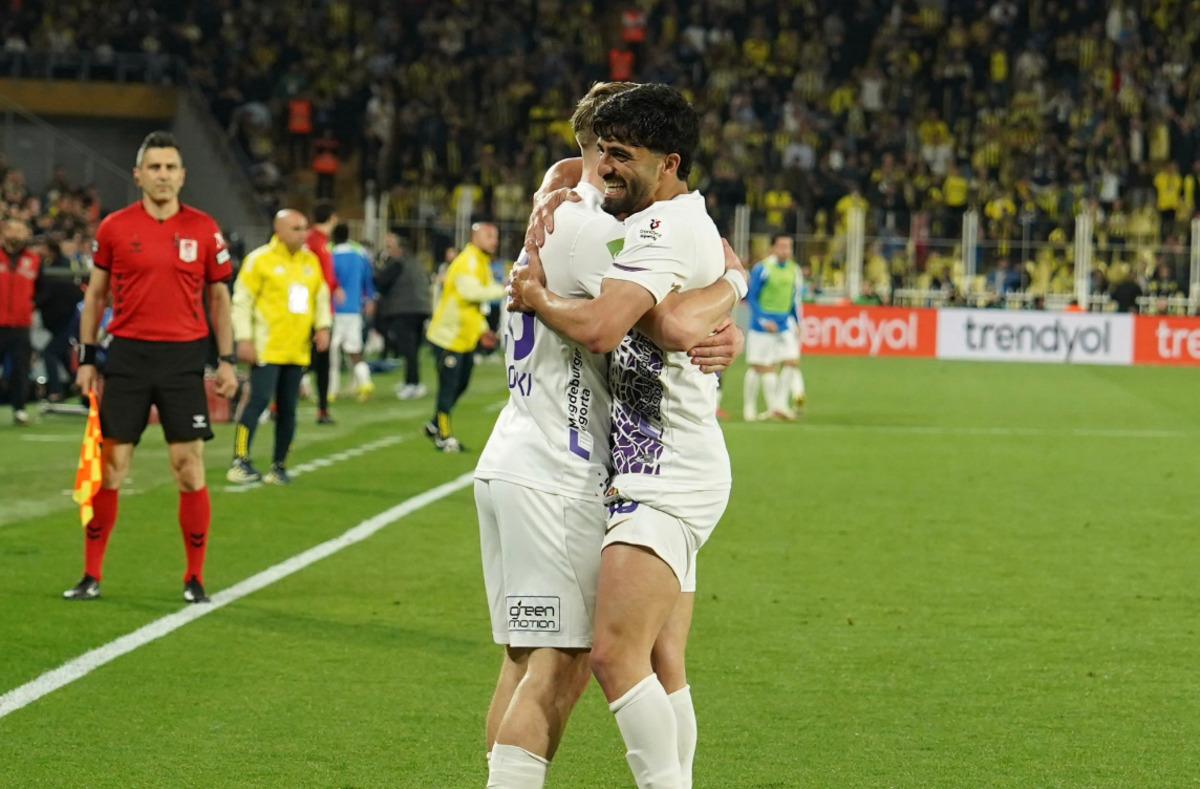 S&uuml;per Lig den son d&uuml;şen takım Antalyaspor oldu! Fenerbah&ccedil;e ma&ccedil;ında dramatik son 1