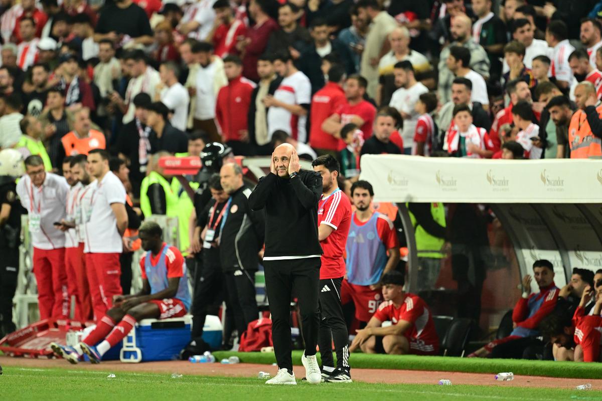 Antalyaspor un küme düşmesinin ardından başkan çılgına döndü! Fenerbahçe ve Galatasaray a olay sözler 1