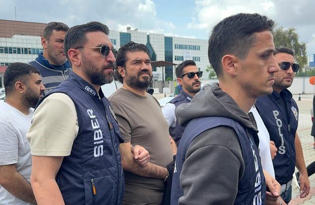 Adana merkezli yasa dışı bahis operasyonunda yakalanan 135 ş&uuml;pheli tutuklandı 4