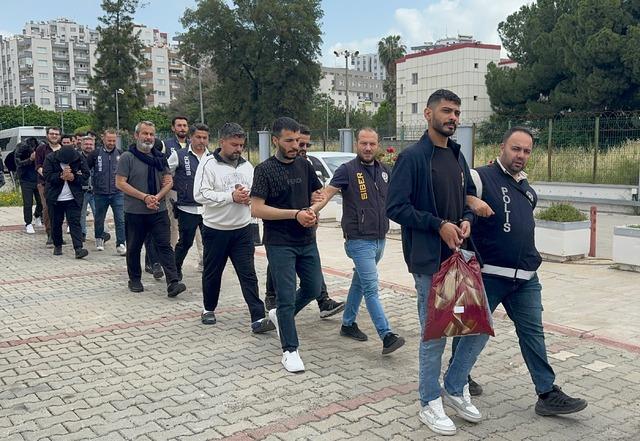 Adana merkezli yasa dışı bahis operasyonunda yakalanan 135 ş&uuml;pheli tutuklandı 5