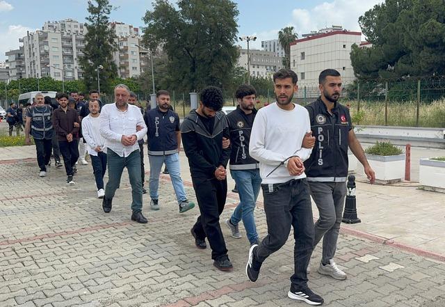 Adana merkezli yasa dışı bahis operasyonunda yakalanan 135 ş&uuml;pheli tutuklandı 6