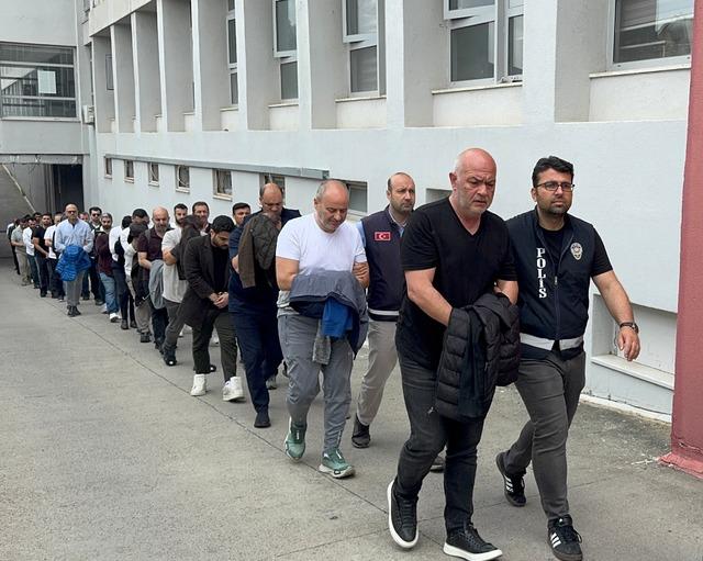 Adana merkezli yasa dışı bahis operasyonunda yakalanan 135 ş&uuml;pheli tutuklandı 7