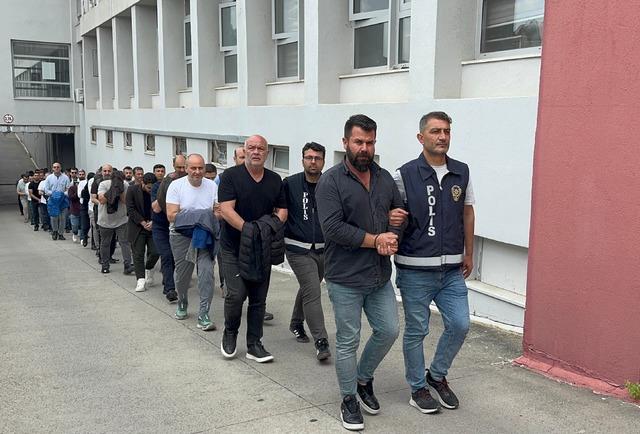 Adana merkezli yasa dışı bahis operasyonunda yakalanan 135 ş&uuml;pheli tutuklandı 8