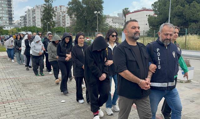 Adana merkezli yasa dışı bahis operasyonunda yakalanan 135 ş&uuml;pheli tutuklandı 10