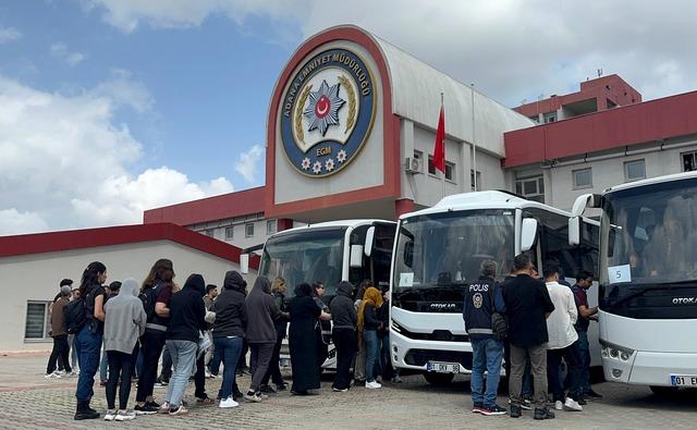 Adana merkezli yasa dışı bahis operasyonunda yakalanan 135 ş&uuml;pheli tutuklandı 11