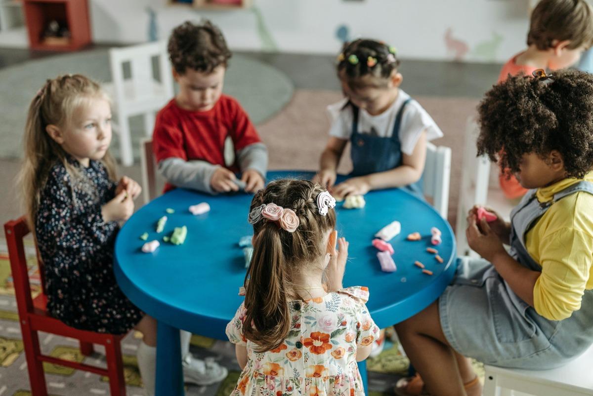 Kendi Ayakları Üzerinde Duran Çocuklar Yetiştirmek İçin Yaşlara Göre Sorumluluk Listesi 1