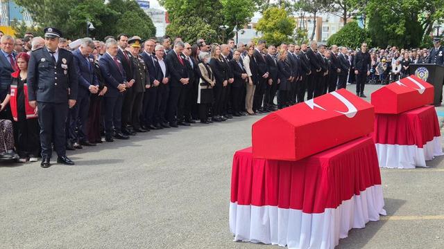 Şehit polisler son yolculuğuna uğurlandı! Cenazede kahreden detay
