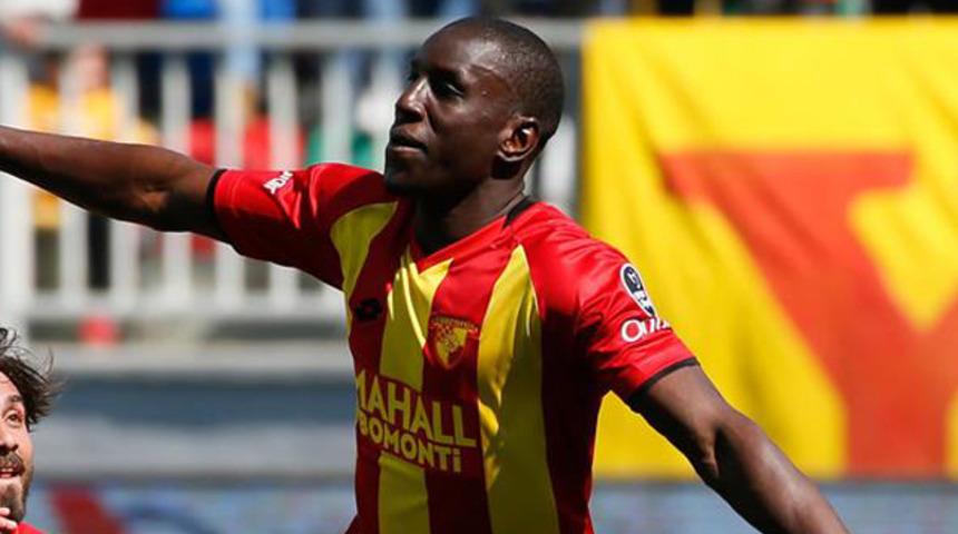 Demba Ba'dan kötü haber!