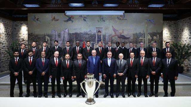 Cumhurbaşkanı Erdoğan, Süper Lig şampiyonu Galatasaray'ı kabul etti