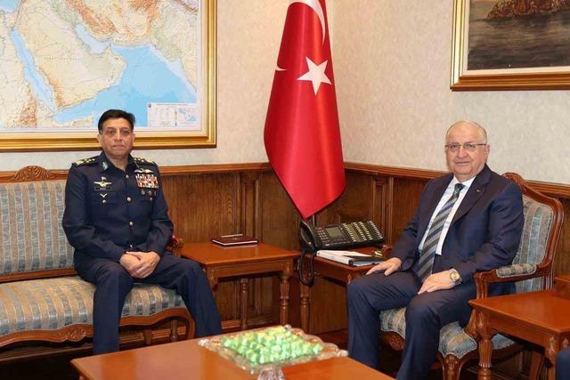 Bakan Güler, Pakistan Hava Kuvvetleri Komutanı Orgeneral Sidhu’yu kabul etti 1