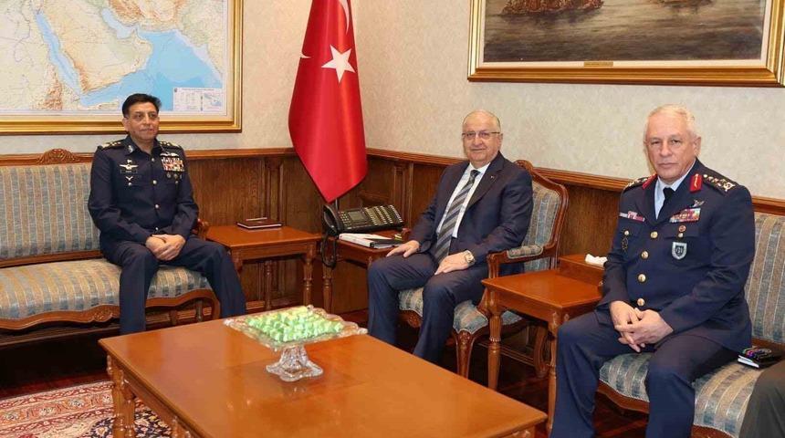 Bakan G&uuml;ler, Pakistan Hava Kuvvetleri Komutanı Orgeneral Sidhu&rsquo;yu kabul etti