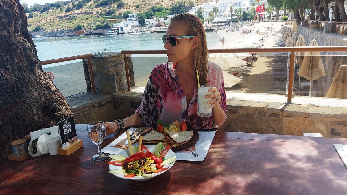 Bodrum lahmacunla yine g&uuml;ndem: 250 TL mi 2 bin TL mi?  Pahalı değil  3