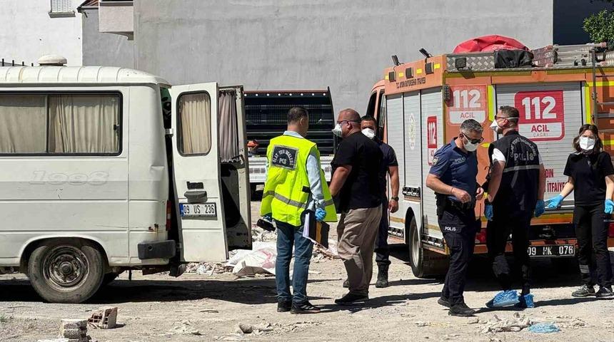 S&ouml;ke&rsquo;de bir kişi minib&uuml;s i&ccedil;erisinde &ouml;l&uuml; bulundu