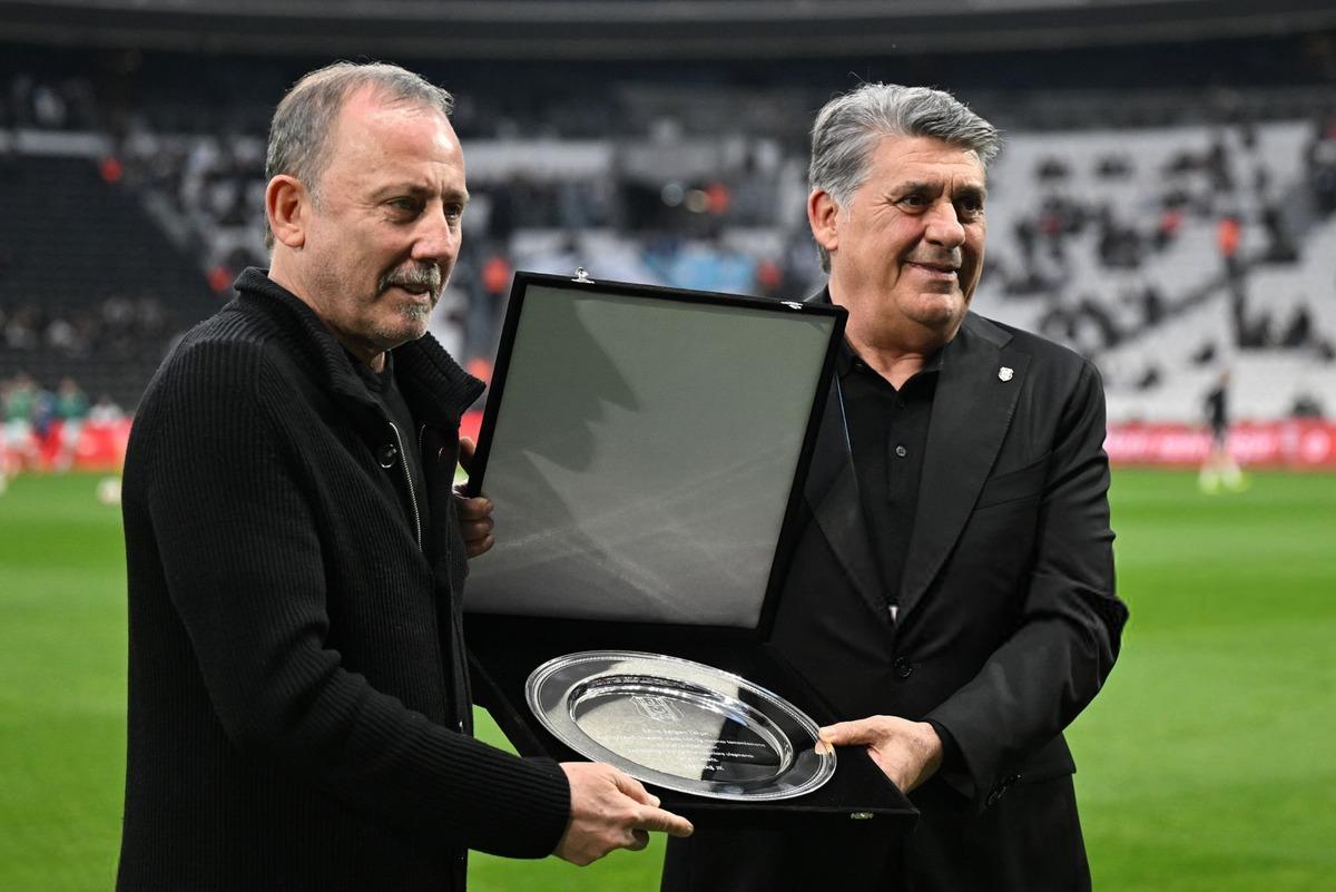 Sergen Yalçın sonrası Beşiktaş a Domenico Tedesco sürprizi! 1