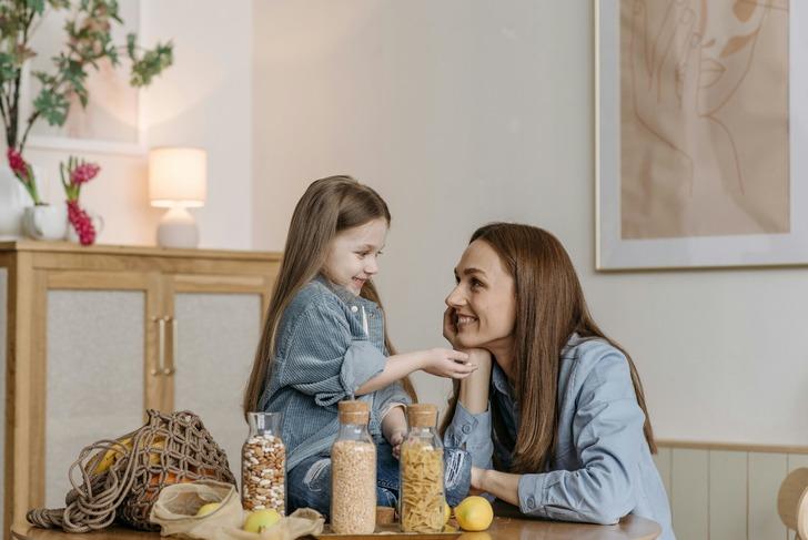 Siz acil bir işle uğraşırken o size heyecanla bir şey anlatmaya &ccedil;alışıyorsa bu durumu nasıl okuyor diye sorsak?