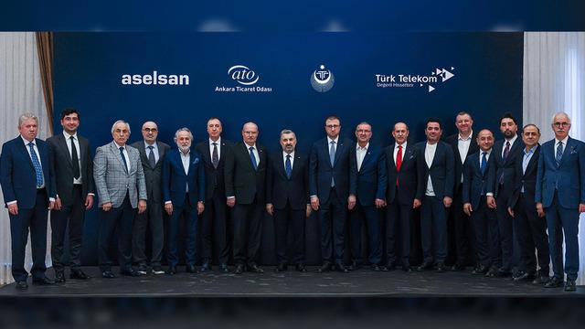 Türk Telekom CEO’su Ebubekir Şahin: Yerli projeler geliştirmek milli sorumluluğumuz. Yerli ve milli haberleşme cihazı üretimi de bu anlamda kırmızı çizgimizdir
