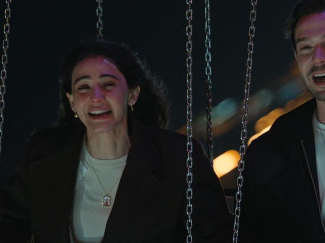 Sevdiğim Sensin 14. b&ouml;l&uuml;m fragmanı: Erkan'ın Dicle'ye kolye hediyesi...