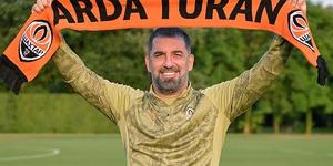 Beşiktaş'tan Arda Turan s&uuml;rprizi! &Ccedil;alışmalar resmen başladı