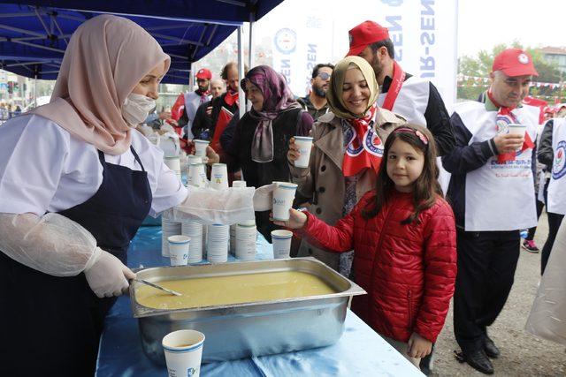 Memur-Sen'den İzmit'te 10 bin kişiyle 1 Mayıs kutlaması