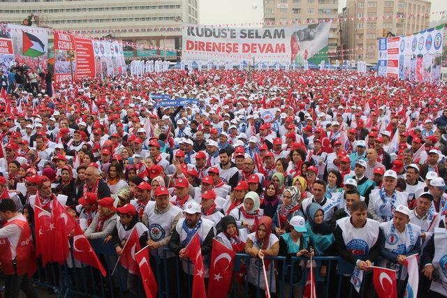 Memur-Sen'den İzmit'te 10 bin kişiyle 1 Mayıs kutlaması