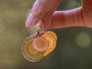 Dolar g&uuml;&ccedil;lendi, altın baskı altında! 19 mayıs g&uuml;ncel altın fiyatları