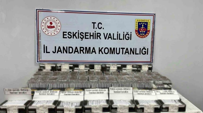 Jandarma 21 bin 240 adet i&ccedil;i doldurulmuş ka&ccedil;ak makaron ele ge&ccedil;irildi