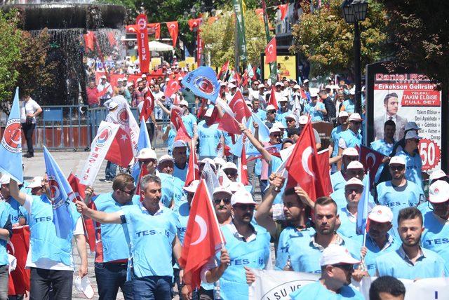 Edirne'de halaylı 1 Mayıs kutlaması