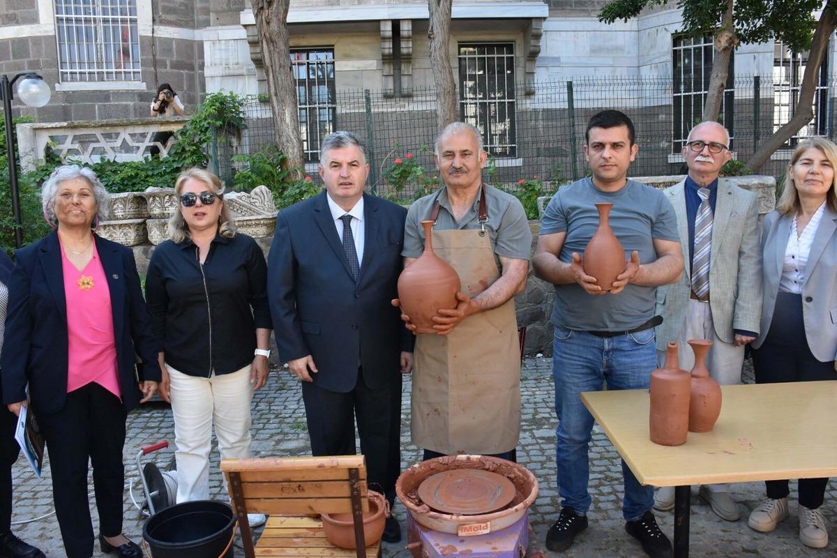Minik arkeologlar tarihin izini sürdü: Öğrencilerin kazı deneyimi 5